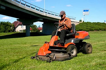 Best riding lawn mower for hills